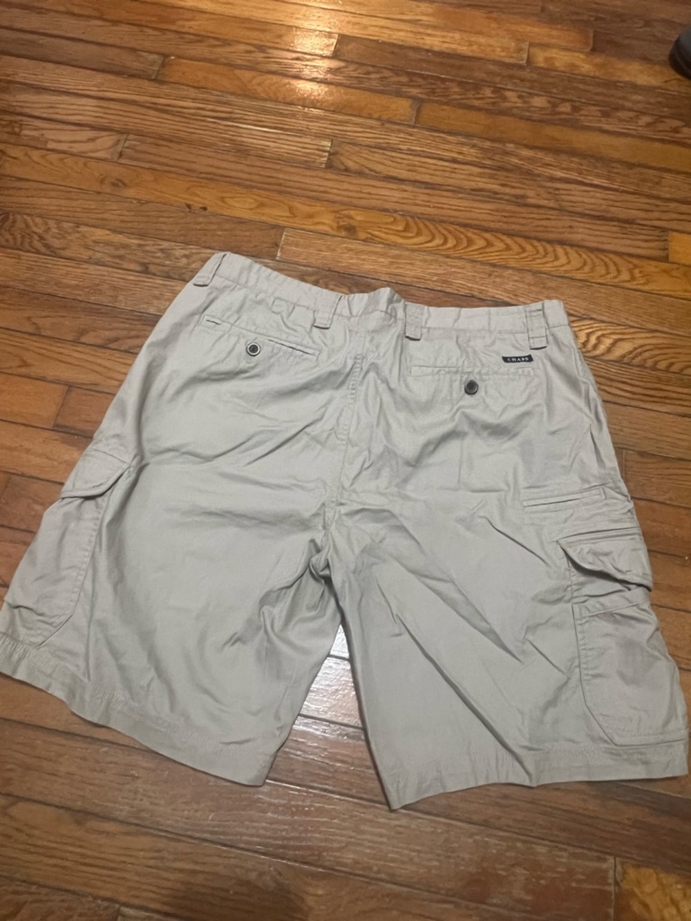 Chaps Men's Cargo Shorts in Khaki Tan - Picture 3 of 5